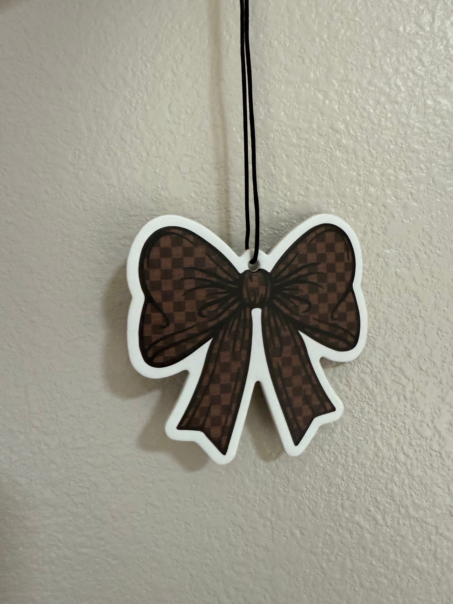 Damier Bow